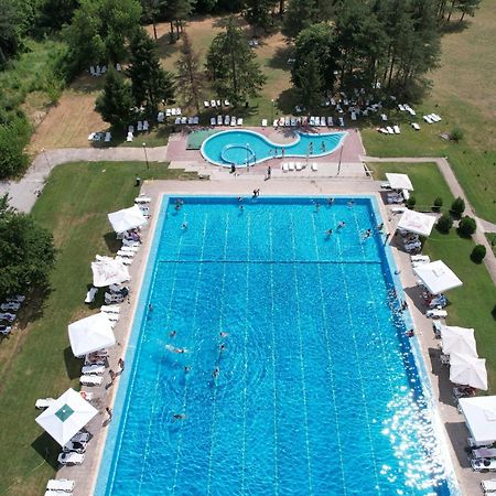 Paradise Park Polski Trŭmbesh Exteriör bild